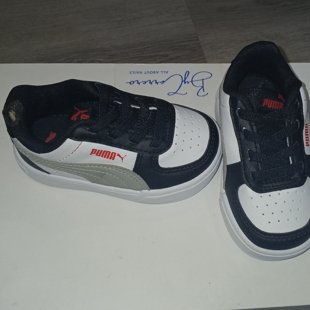 Puma Black and White Kids Shoes SIZE 4